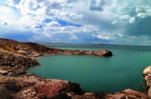 Почему в озере Балхаш есть и соленая, и пресная вода одновременно