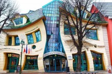 Совсем не фотошоп и не иллюзия – «кривой» дом в польском Сопоте