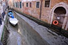 Что обнаружили на дне венецианских каналов, которые высыхают