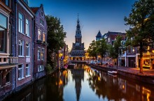 Почему Нидерланды, находясь ниже уровня моря, не уходят под воду