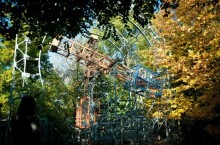 Парк аттракционов своими руками: как итальянец самостоятельно построил в лесу островок развлечений