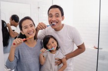 Тапочки для туалета и постоянная чистка зубов: нетипичные правила гигиены в Японии