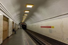 Самая глубокая станция метро в мире: только спуск занимает 5 минут