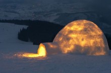 Почему иглу эскимосов не тают при плюсовой температуре внутри снежного дома