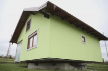 Как боснийский пенсионер построил вращающийся дом, чтобы разнообразить виды из окна