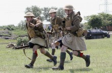 Зачем солдаты Британии ходили в чулках и платьях