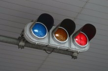 Почему у светофоров Японии вместо зеленого разрешающего сигнала – синий