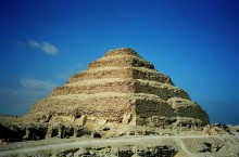 Пирамида Джосера: что известно о самой первой многоступенчатой пирамиде в мире