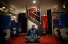 Как американец за 20 лет создал в своем гараже салон самолета первого класса