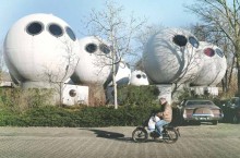 Голландский архитектор придумал дома-шары