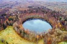 Загадки озера Шайтан в Кировской области: откуда берутся кочующие острова и внезапные фонтаны