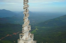 Удивительная башня в Шри-Ланке, подняться на которую непросто даже отважным смельчакам