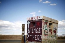 Слэб-сити: «последнее свободное место» в Америке без воды и электричества
