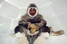 Как эскимосы рвут друг другу уши, ходят зимой в стрингах и другие странные традиции народа