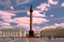 Почему петербуржцы боялись стоять рядом с Александровской колонной