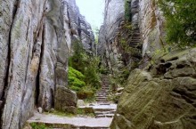 Чем там манят туристов Праховские скалы: очарование скального города Чехии