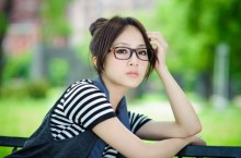 Почему японкам запрещено на работе надевать очки