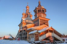 Чем привлекает туристов деревянная церковь в Кимже, которую отстояли местные жители
