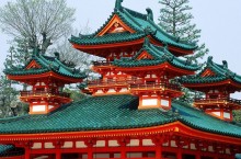 Почему крыши домов в Китае и Японии имеют странную форму