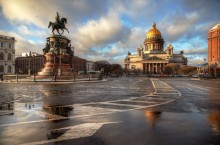 Почему Санкт-Петербургу приходилось менять свое название целых три раза