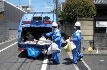 Японцы стали прикреплять к мусорным пакетам записки: что в них написано и кому они предназначены