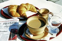 Для чего французы макают выпечку в кофе и другие вкусовые привычки жителей Франции