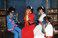Китайские девушки плачут целый месяц перед свадьбой