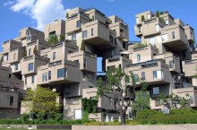 Как выглядит жилье внутри странного здания из бетонных блоков
