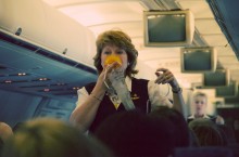 Почему в кислородных масках в самолете на самом деле изначально нет кислорода