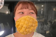 Съедобные маски: как и зачем в Японии стали выпускать маски из булочек