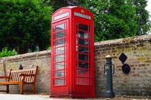 Как появились телефонные будки в Англии и почему они окрашены только в красный цвет