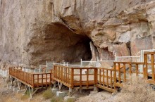 Пещера рук в Аргентине, которая позволяет окунуться в доисторическое время
