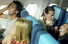 Как сделать так, чтобы лететь в самолете не рядом с семьей с детьми