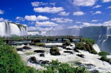 Живописное местечко Игуасу: каскад из 270 отдельных водопадов в Бразилии