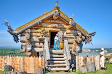 В гостях у Бабы Яги: сказочная резиденция в селе Котловка в России