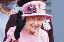 Незаконопослушная королева: почему у Елизаветы II нет паспорта и почему она ездит без прав