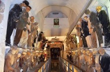 Не для слабонервных: открытые захоронения в Палермо