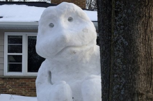 Необычные снеговики, способные круто поднять настроение или напугать