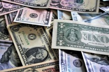 Зарплата в 100 тысяч долларов: в каких странах столько платят иностранцам