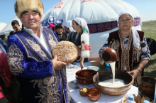 Зачем туристы толпами съезжаются в одно киргизское село