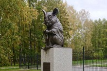 Где в России находится памятник лабораторной мыши