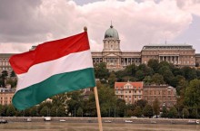 Не отмечают День рождения и всегда носят с собой паспорт: особенности жителей Венгрии