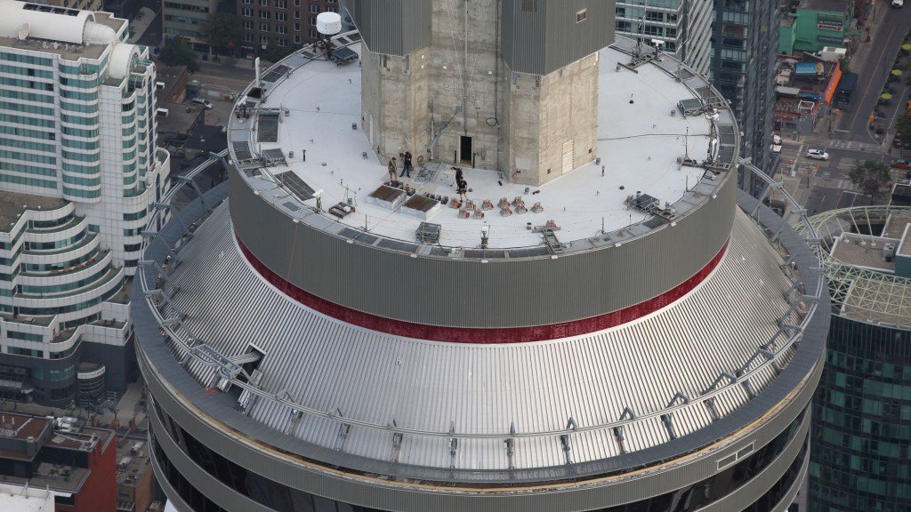 Обзорная площадка башни CN в Торонто