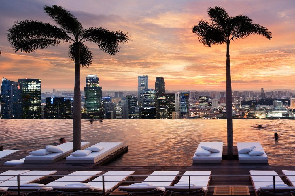 Бассейн на крыше Марина Бэй Сэндс (Сингапур)