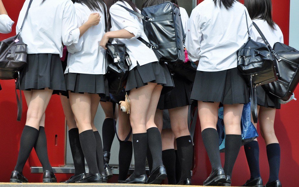 Мини юбки считаются нормой в Японии