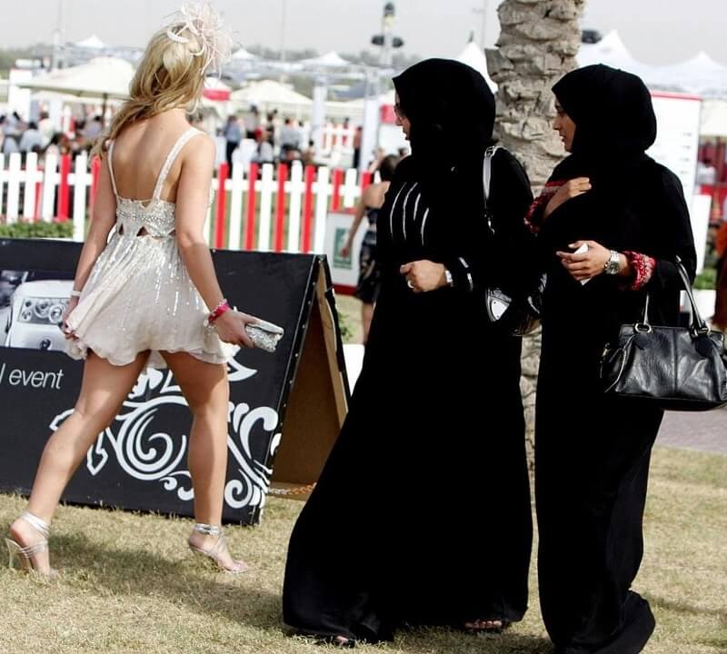 женщины в ОАЭ