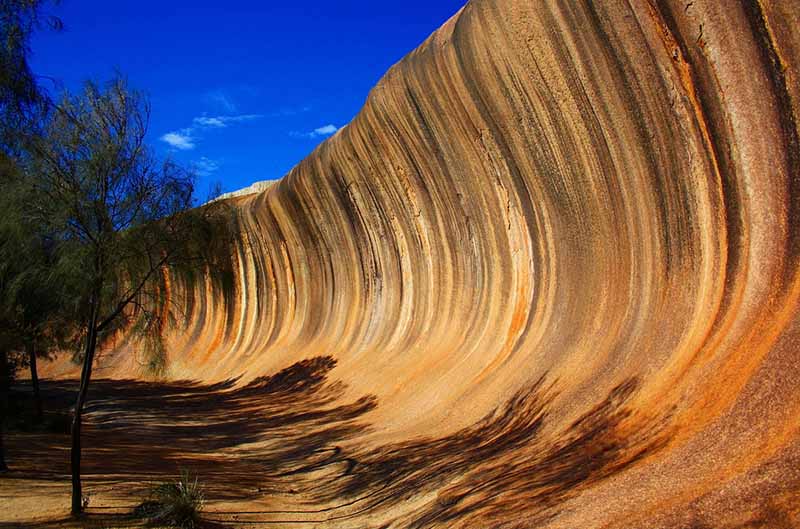 Волна из камня — популярная достопримечательность Австралии