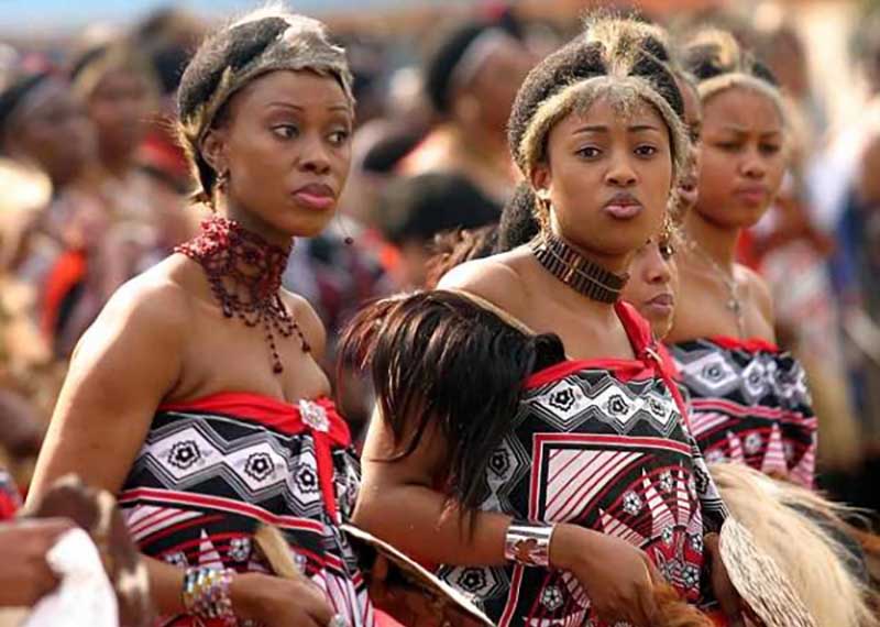 Несколько лет назад в Свазиленде приняли закон, в соответствии с которым женщины потеряли право носить ниже белье. 