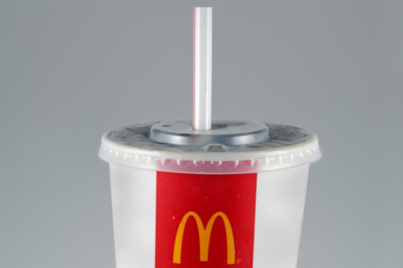 Пластиковая трубочка из Макдональдса