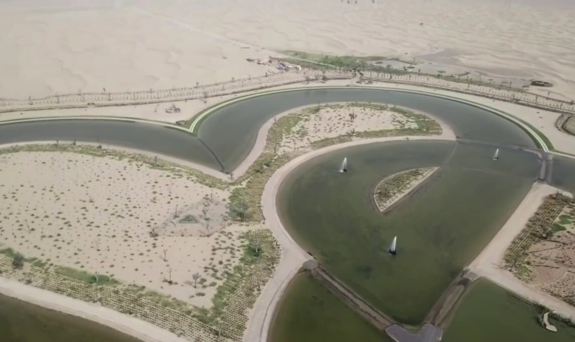 Озеро любви в Эмиратах